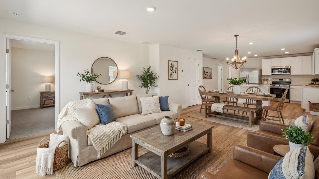 Representative furnished interior of a home built from the Alford by D.R. Horton in Somerset Bay, Spring Hill (Image 5).