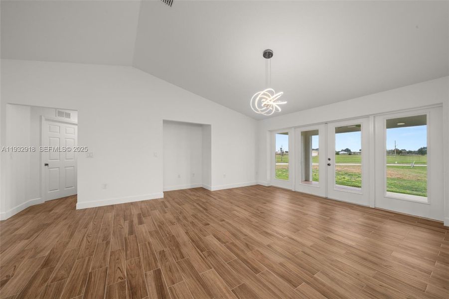 Spacious, unfurnished interior of a new home in , Sebring (Image 45).