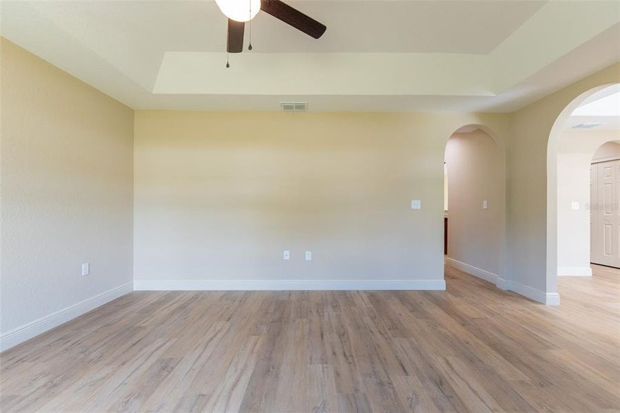 Spacious, unfurnished interior of a new home in , Ocala (Image 25).