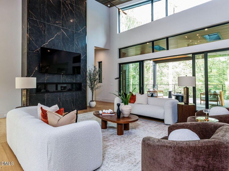 011-1280x960-living-room