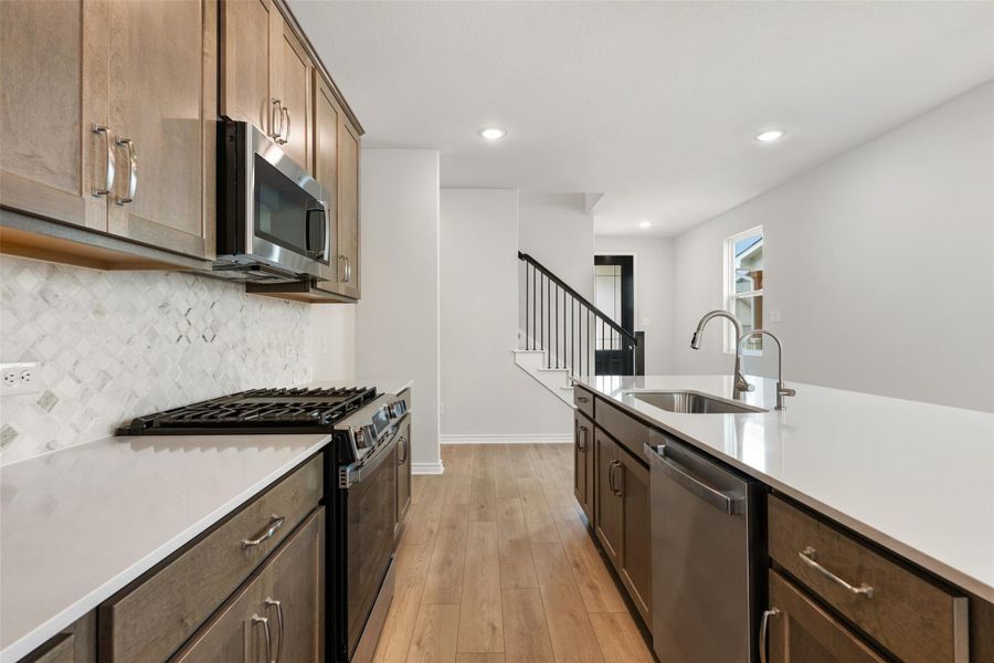 Representative images and renderings are for illustrative purposes. Actual structural options and design finishes of home may vary. Representative images and renderings are for illustrative purposes. Actual structural options and design finishes of home may vary.