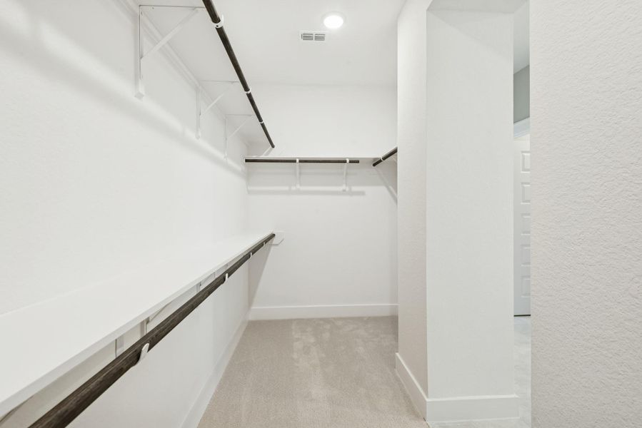 Spacious, unfurnished interior of a new home in , Katy (Image 16).