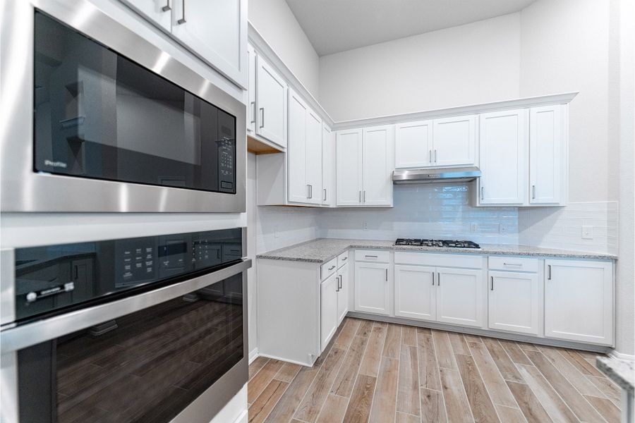 Furnished interior view inside a new home in Canterra Creek, Rosharon (Image 3).