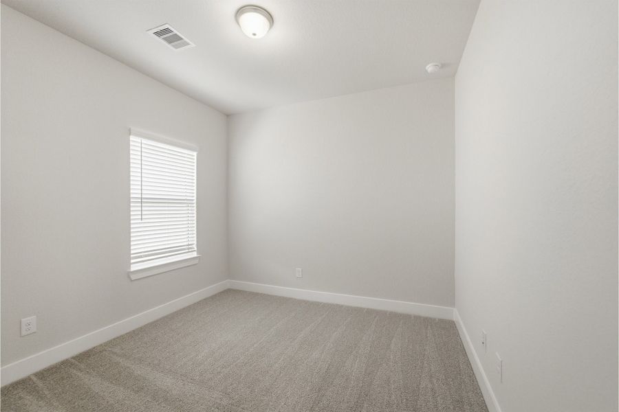Spacious, unfurnished interior of a new home in Bay Creek, Baytown (Image 48).