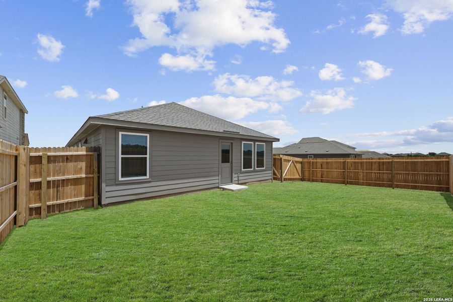 Exterior details and patio area of a home in Guadalupe Ridge, New Braunfels (Image 3).