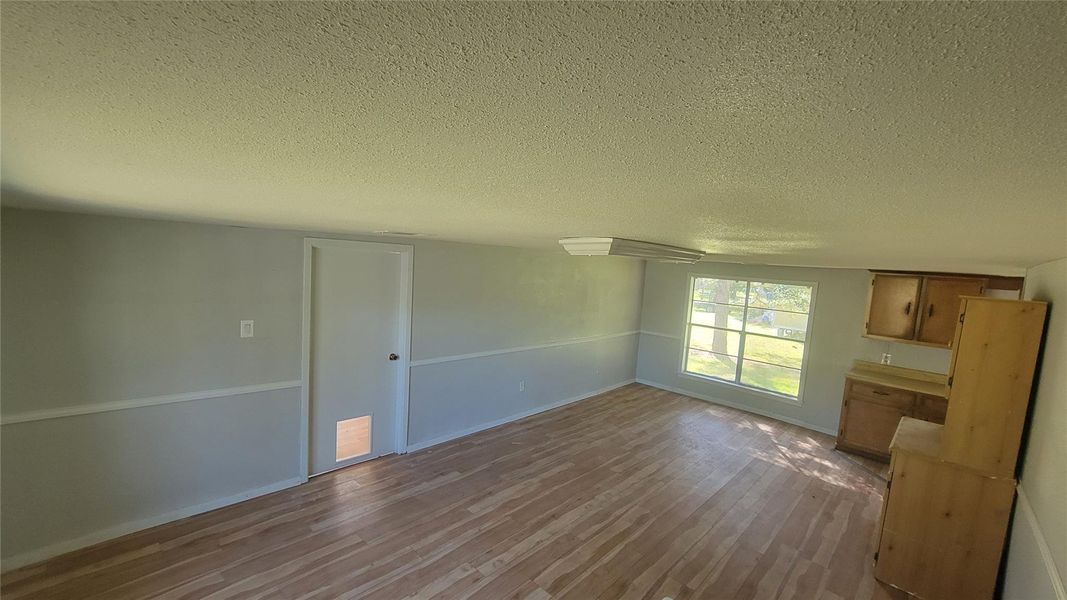 Spacious, unfurnished interior of a new home in , Vidor (Image 17).