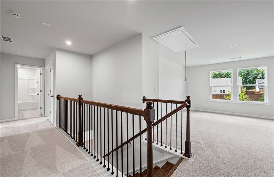 Spacious, unfurnished interior of a new home in Hawthorne Ridge, McDonough (Image 11).