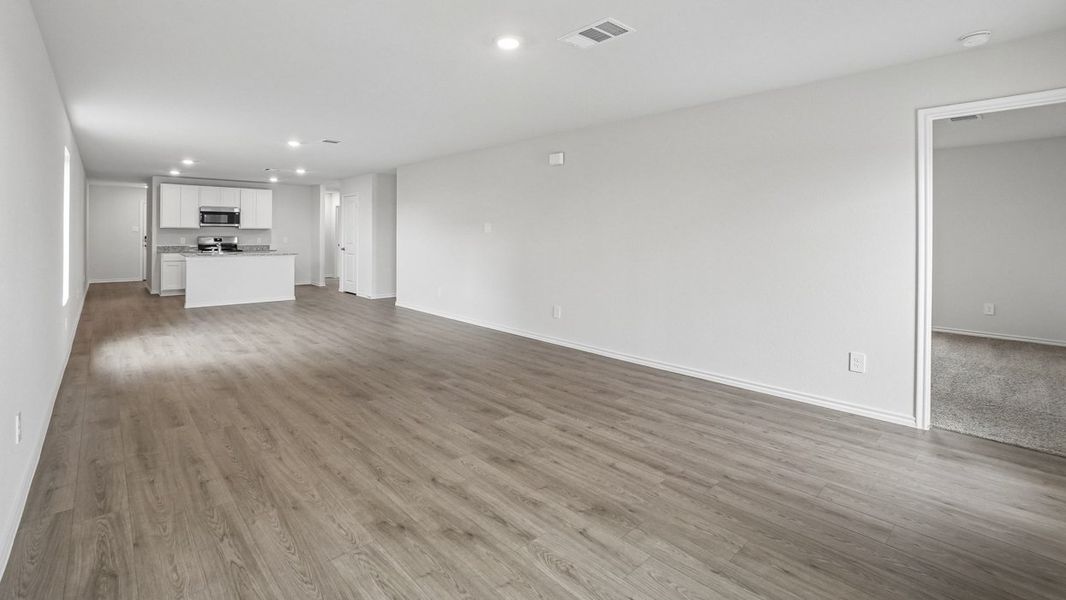 Representative unfurnished interior of a home built from the Estero by D.R. Horton in Asher Oaks, Bonham (Image 7).