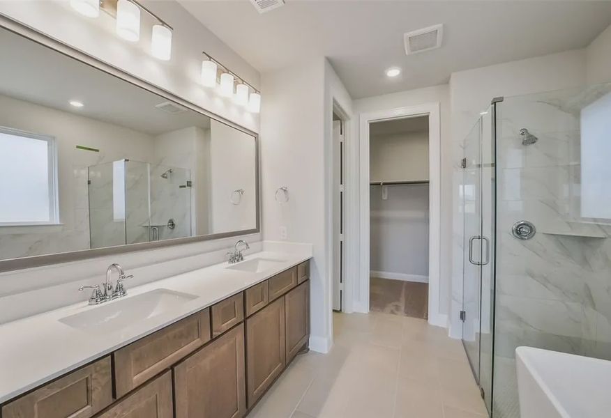 Plan 3034 primary bath - 10 of 17