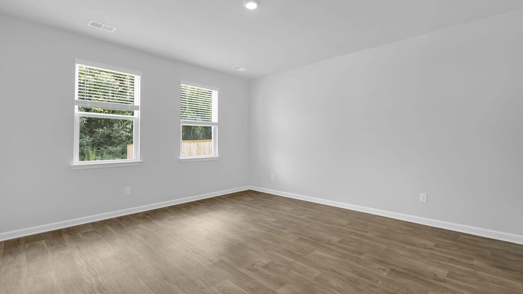 Spacious, unfurnished interior of a new home in Sheep Island, Summerville (Image 18).