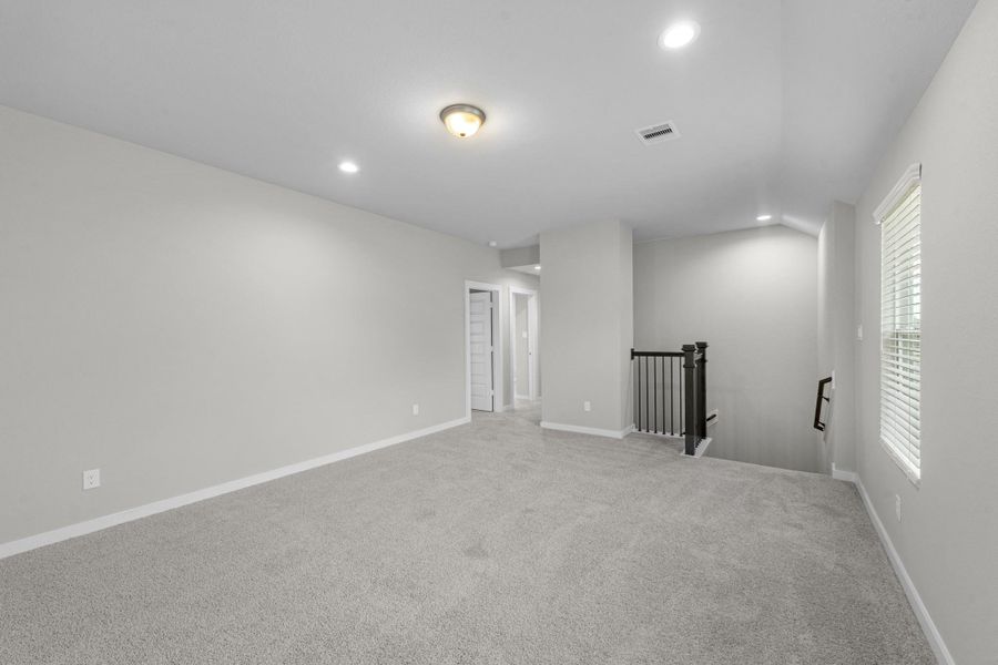 Spacious, unfurnished interior of a new home in Grand Oaks Village, Houston (Image 17). Spacious, unfurnished interior of a new home in Grand Oaks Village, Houston (Image 17).