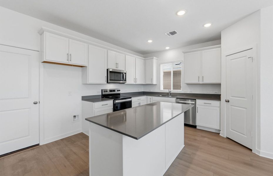 Furnished interior view inside a new home in Skyview, Belton (Image 12).