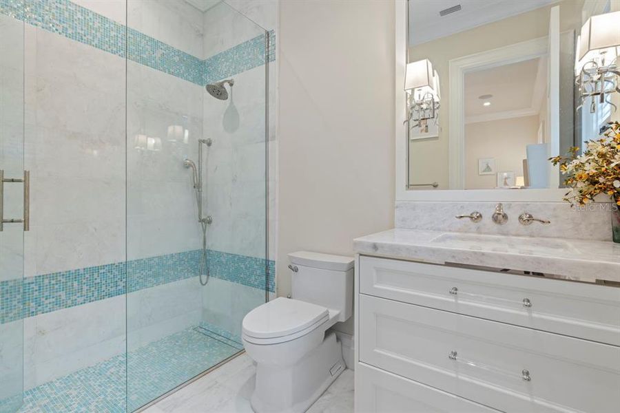 Furnished interior view inside a new home in , Orlando (Image 38).