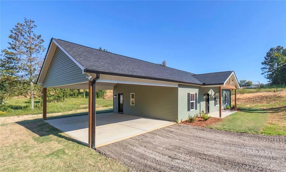 Exterior details and patio area of a home in , Tallapoosa (Image 3).