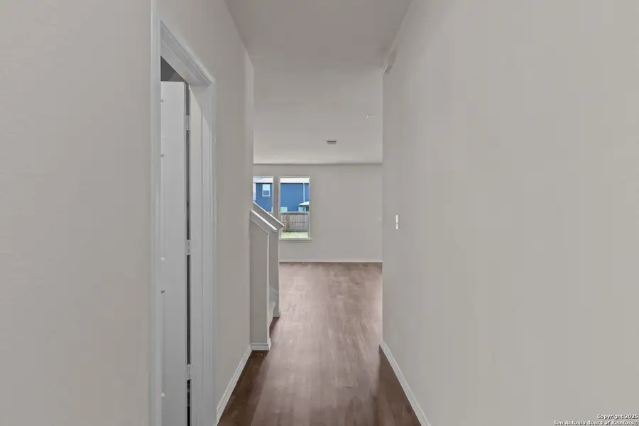 Image 2 of a home in Cinco Lakes. Image 2 of a home in Cinco Lakes.