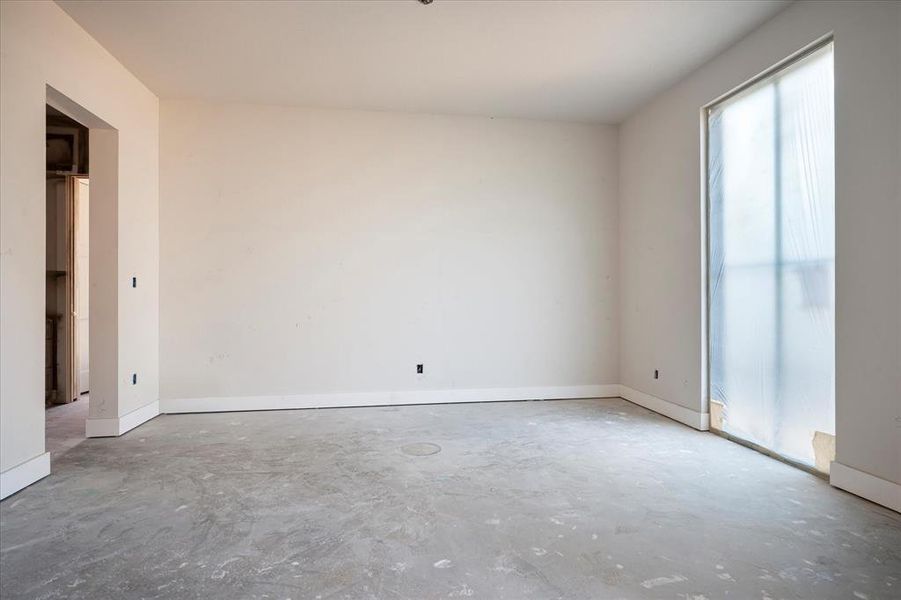 Large Dining area with lots of light.