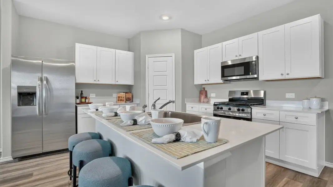 Furnished interior view inside a new home in Eagle Creek, Denton (Image 7).
