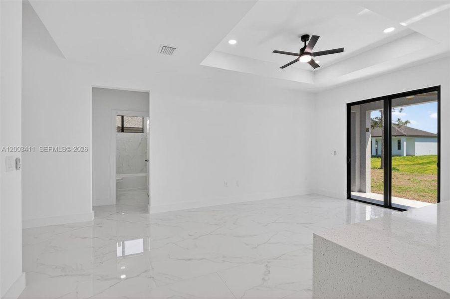 Spacious, unfurnished interior of a new home in , Lehigh Acres (Image 22).