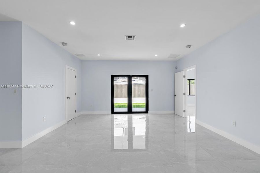 Spacious, unfurnished interior of a new home in , Cutler Bay (Image 29).