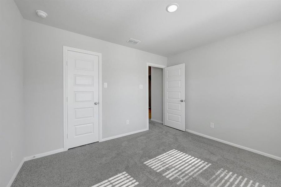 Spacious, unfurnished interior of a new home in Verandah, Royse City (Image 14).