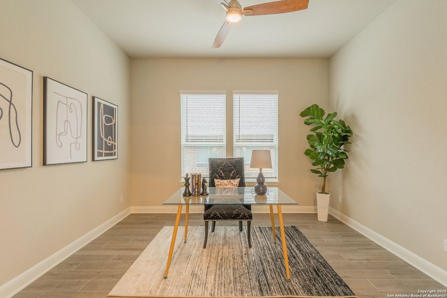 Furnished interior view inside a new home in Cibolo Crossing, Universal City (Image 42).