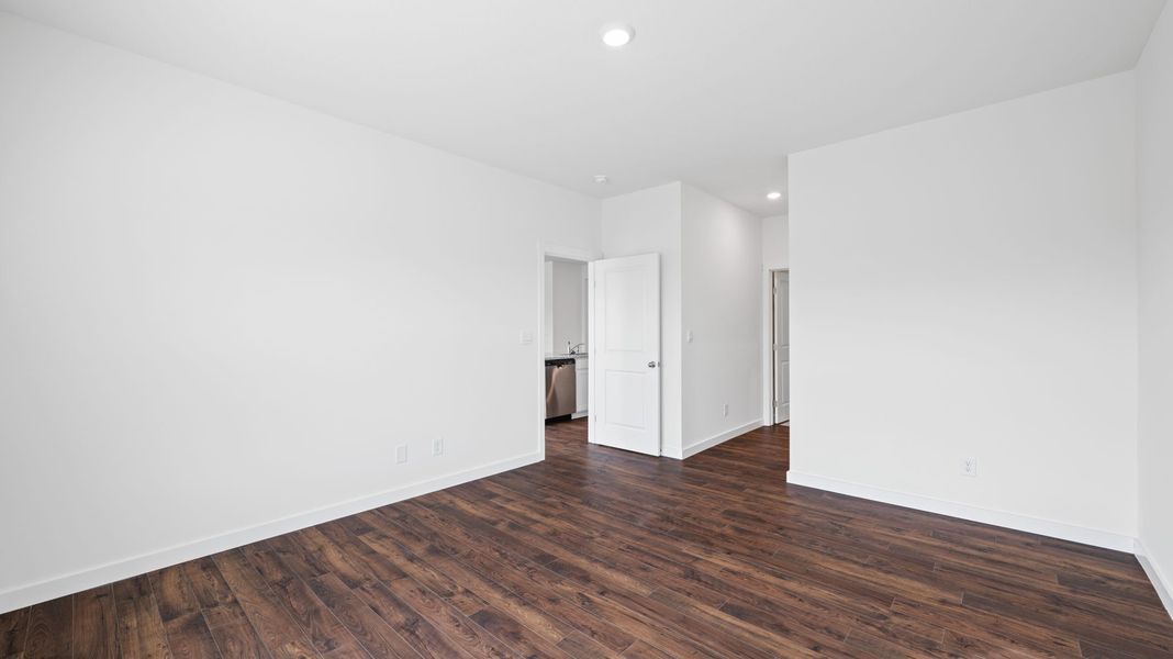 Spacious, unfurnished interior of a new home in Hillcrest Landing, McDonald (Image 21).