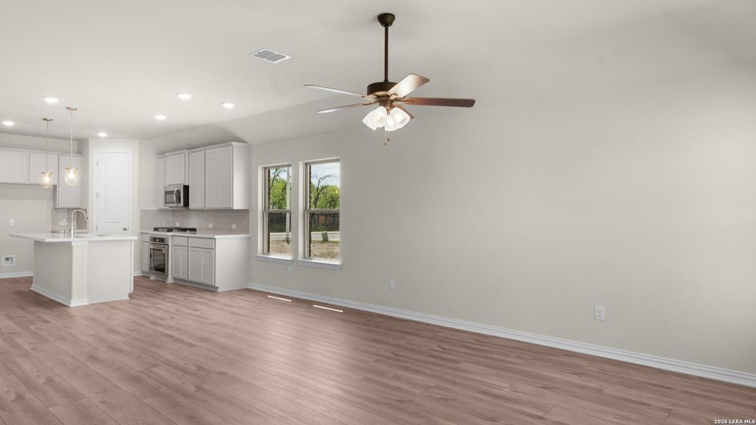 Spacious, unfurnished interior of a new home in Meyer Ranch - Enclave, New Braunfels (Image 9). Spacious, unfurnished interior of a new home in Meyer Ranch - Enclave, New Braunfels (Image 9).
