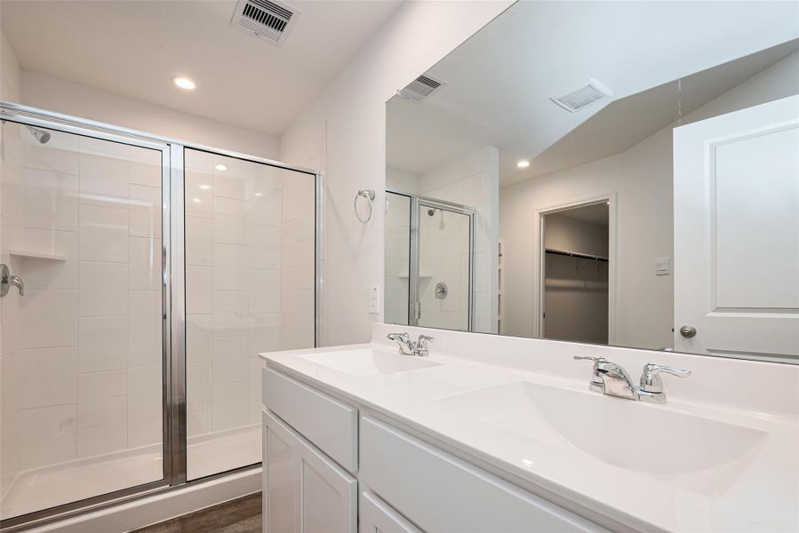 Furnished interior view inside a new home in Tamarron, Fulshear (Image 9). Furnished interior view inside a new home in Tamarron, Fulshear (Image 9).