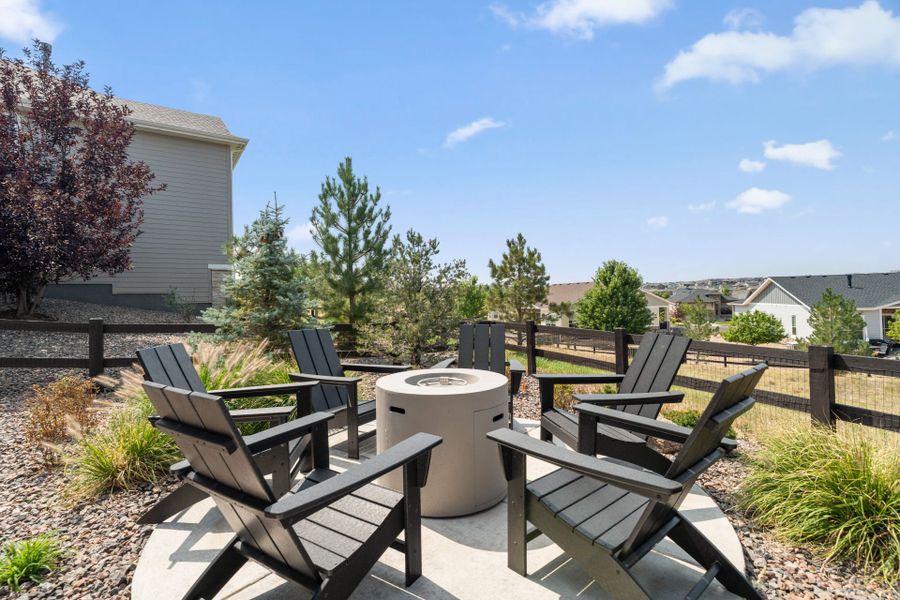 Representative exterior details of a home built from the Ferrara by Pulte Homes in Hilltop at Inspiration, Aurora (Image 3).
