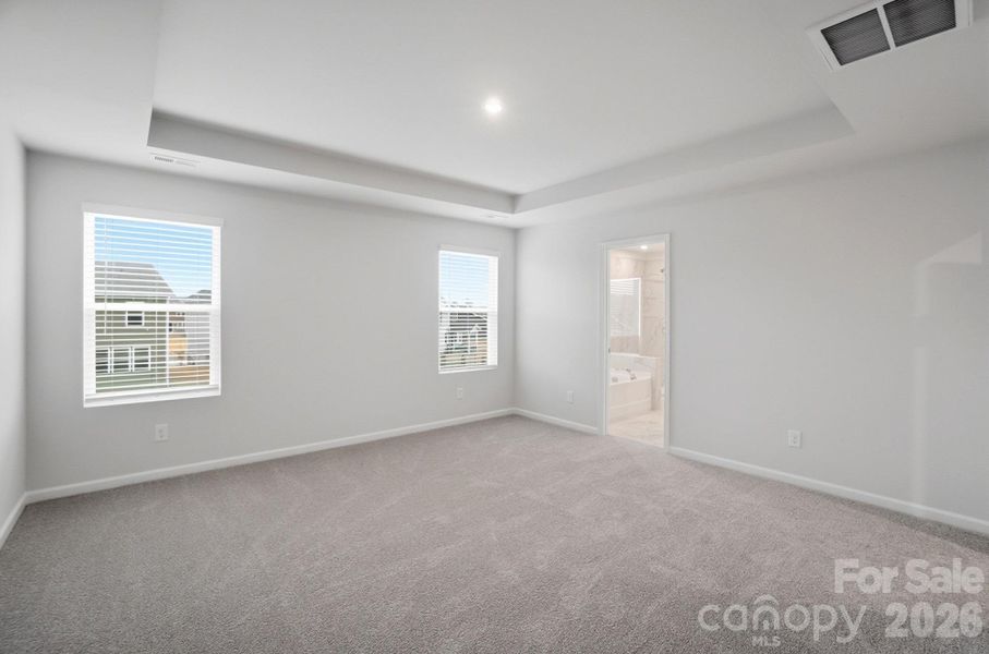 Spacious, unfurnished interior of a new home in Waxhaw Landing, Monroe (Image 31).