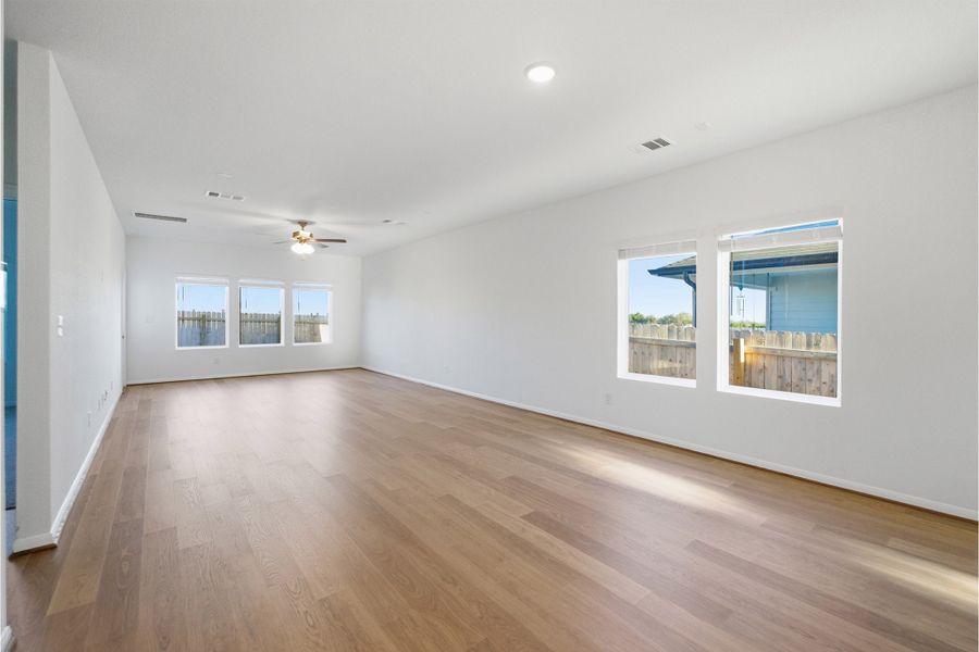 Spacious, unfurnished interior of a new home in Cool Water, Jarrell (Image 25).