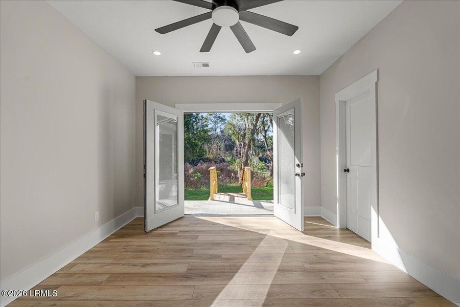 Spacious, unfurnished interior of a new home in , Beaufort (Image 75).