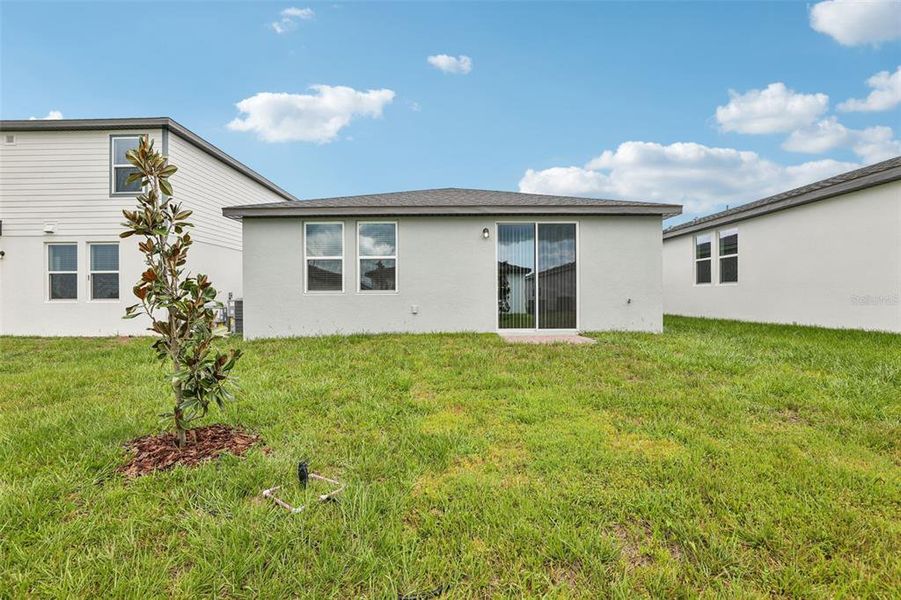 Exterior details and patio area of a home in Hamilton Bluff - Classic Series, Lake Hamilton (Image 27).