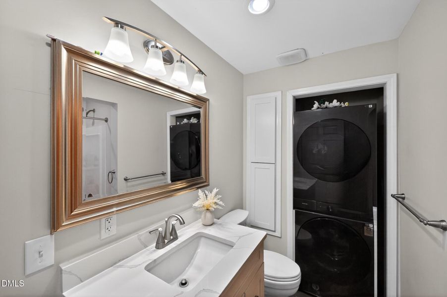 30_1696_James_Winston_Rd-Bathroom-7965