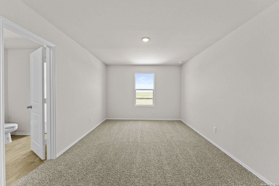Spacious, unfurnished interior of a new home in Swenson Heights, Seguin (Image 14).