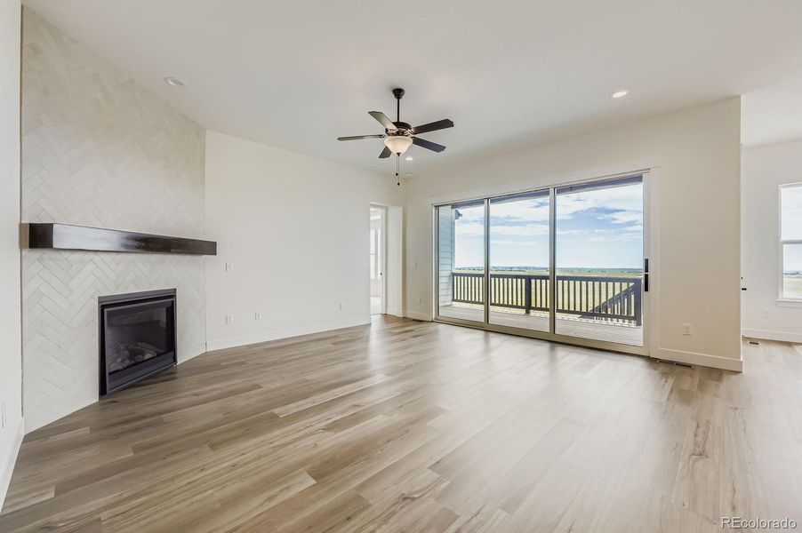 Spacious, unfurnished interior of a new home in Timber Ridge, Colorado Springs (Image 15).