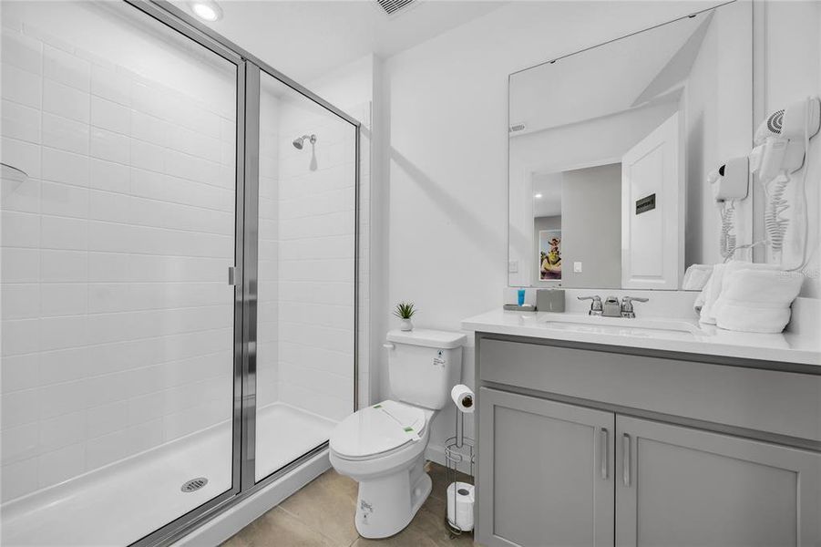 Furnished interior view inside a new home in , Kissimmee (Image 30).