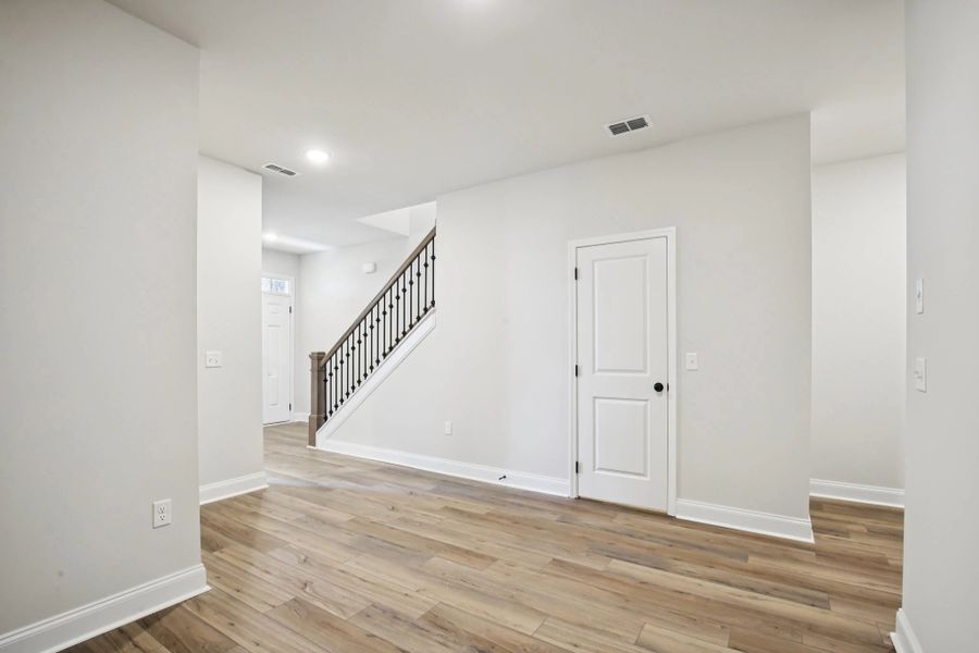 Spacious, unfurnished interior of a new home in Promenade at Clari Park, Murfreesboro (Image 15).