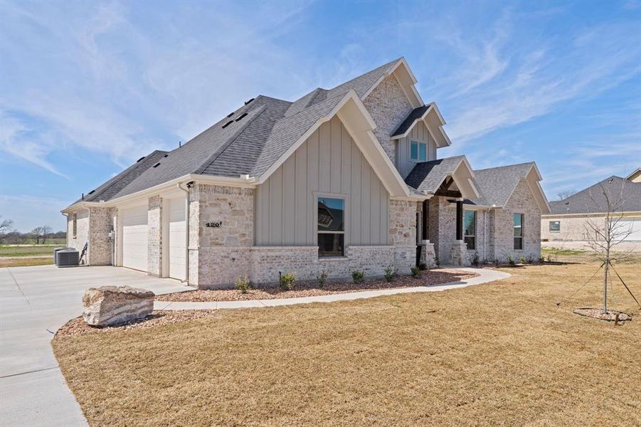 PIC IS NOT OF ACTUAL HOME. PICS TO SHOW STYLE ONLY