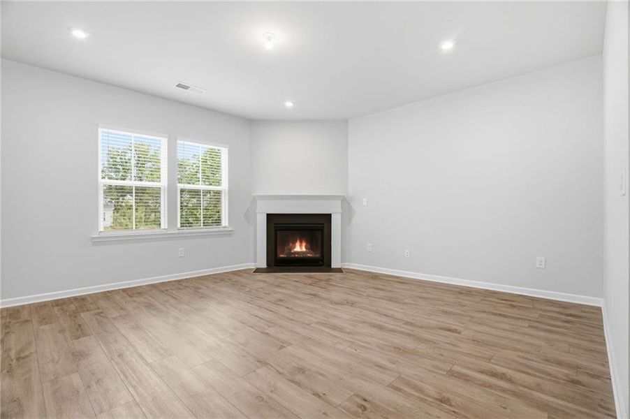 Spacious, unfurnished interior of a new home in Berkeley Mill, Cumming (Image 35).