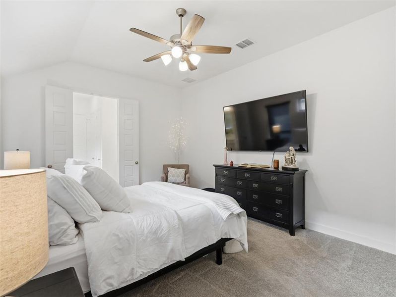 Furnished interior view inside a new home in Avondale, Fate (Image 9).