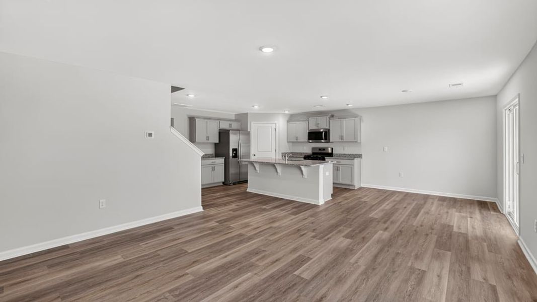 Spacious, unfurnished interior of a new home in Cascade Point, Seneca (Image 25).