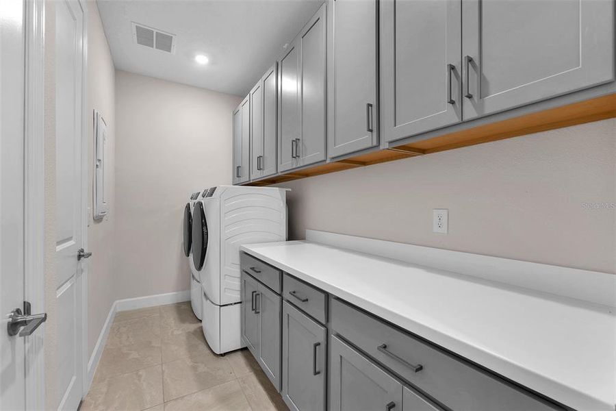 Furnished interior view inside a new home in , Wesley Chapel (Image 5).