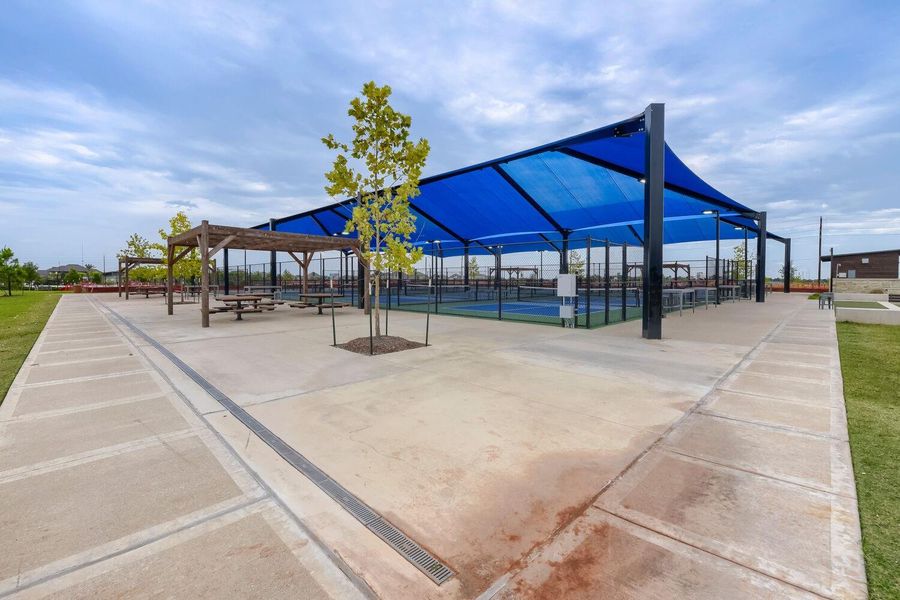 Community amenities in , Katy (Image 30).