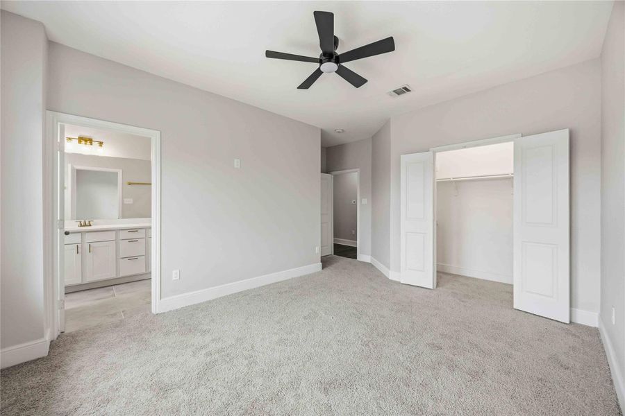 Spacious, unfurnished interior of a new home in , Houston (Image 14).