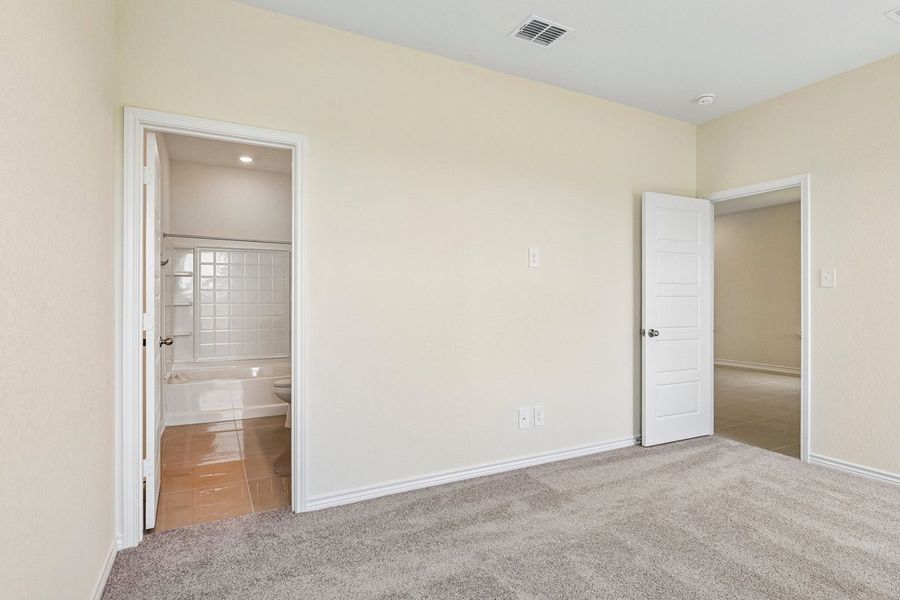 Spacious, unfurnished interior of a new home in Woodside Farms, Seguin (Image 21). Spacious, unfurnished interior of a new home in Woodside Farms, Seguin (Image 21).