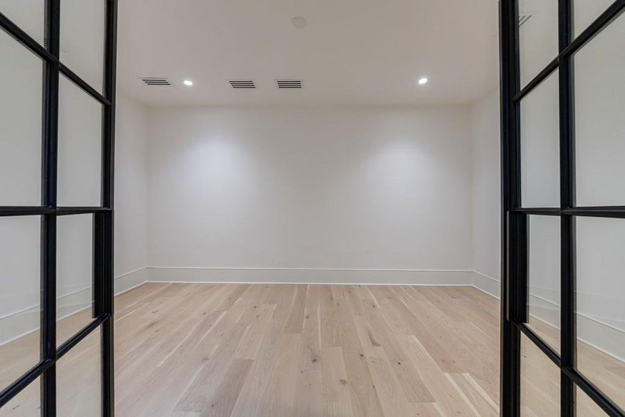 Spacious, unfurnished interior of a new home in , Atlanta (Image 94). Spacious, unfurnished interior of a new home in , Atlanta (Image 94).