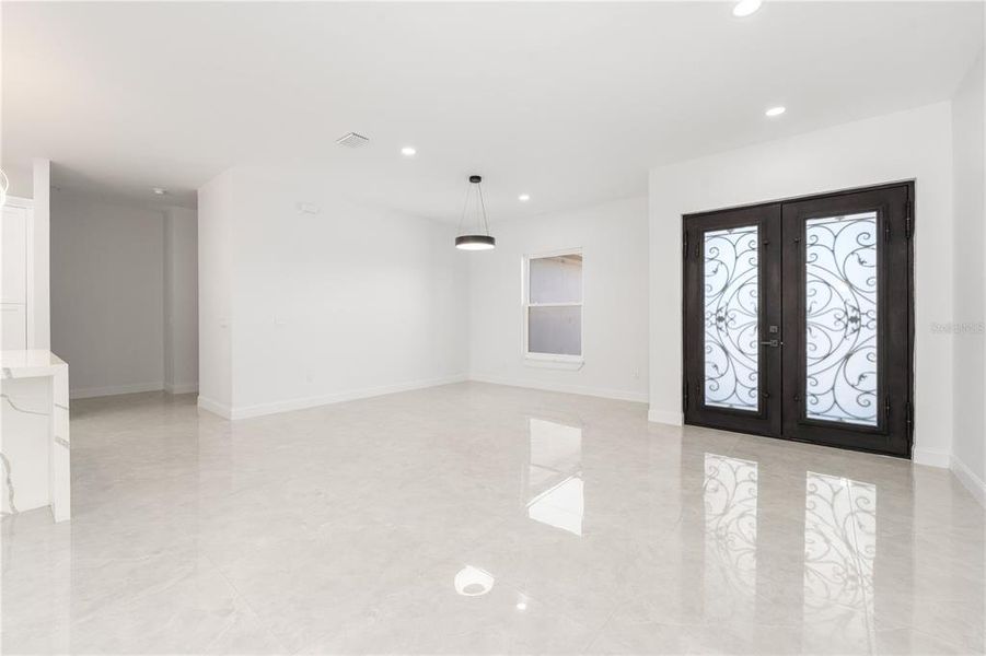 Spacious, unfurnished interior of a new home in , Ocala (Image 18).