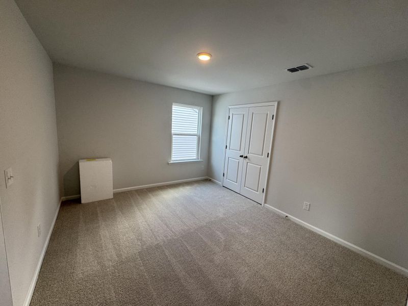 Spacious, unfurnished interior of a new home in , Summerville (Image 9).