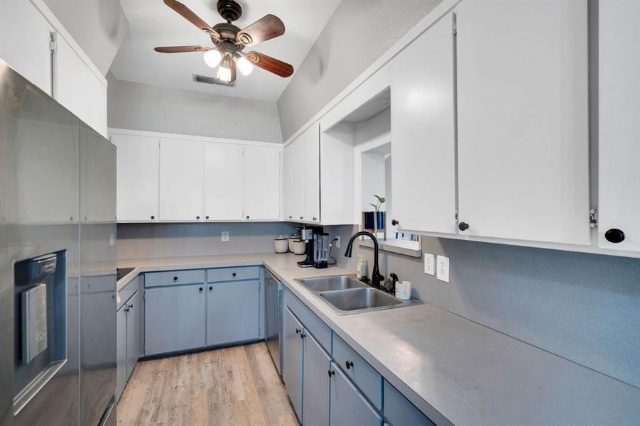Furnished interior view inside a new home in , Cleburne (Image 14).